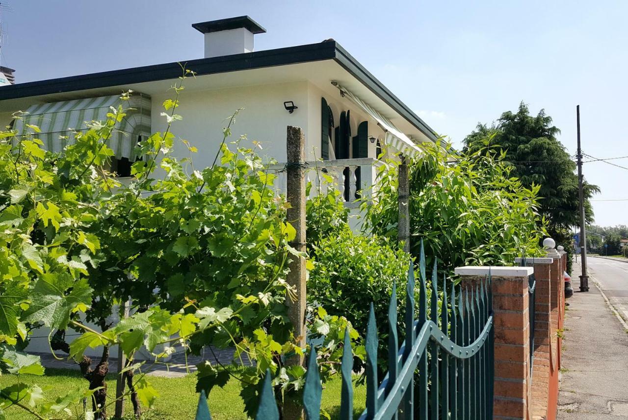 スピネーア Casa Del Vignetoヴィラ エクステリア 写真
