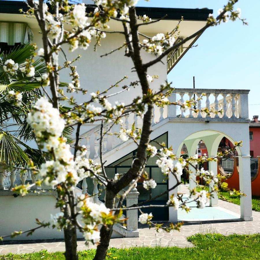 スピネーア Casa Del Vignetoヴィラ エクステリア 写真